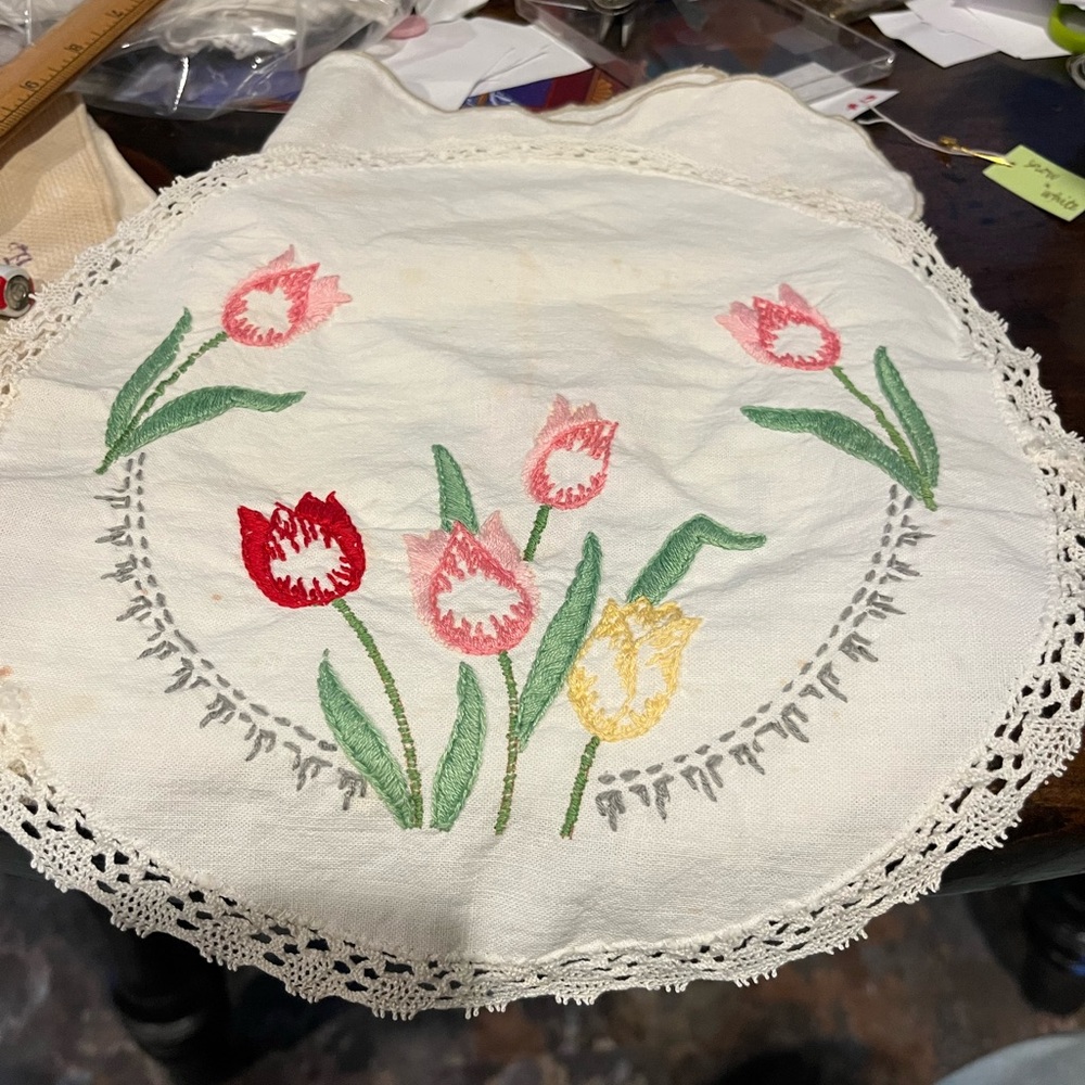 Vintage Floral   Embroidered doily with lace edging